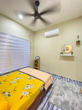 Yellow Retreat House Homestay Batu Gajah